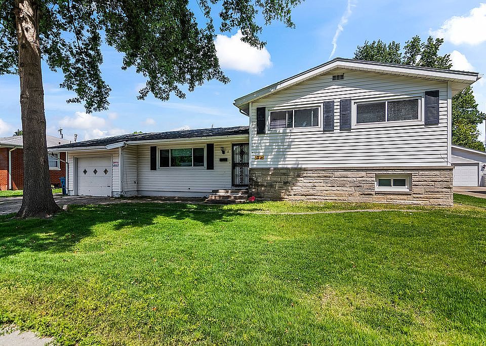 1st image of 8 Bel Aire Dr
