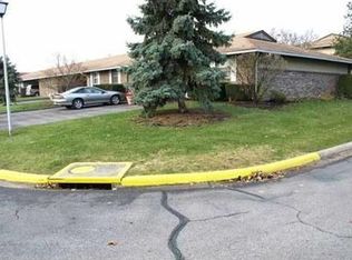 2357 Woodbrook Cir S APT F, Columbus, OH 43223