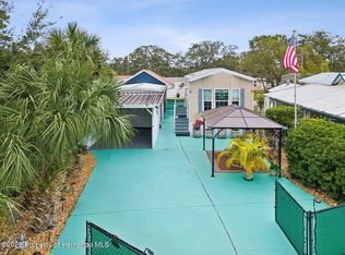 9379 Grizzly Bear Ln, Weeki Wachee, FL 34613