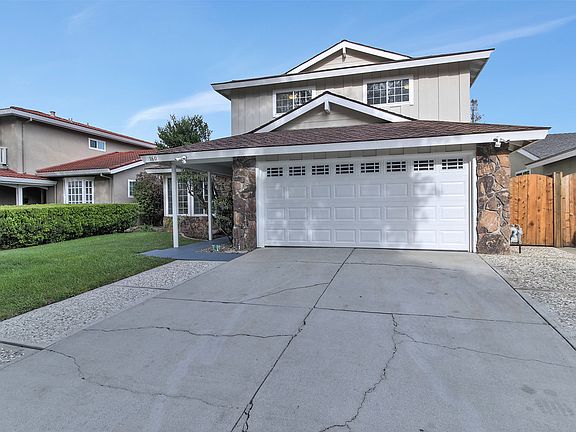 2nd image of 160 Venado Way