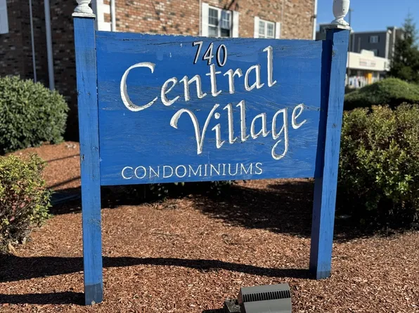 740 Central St Unit R19, Leominster, MA 01453