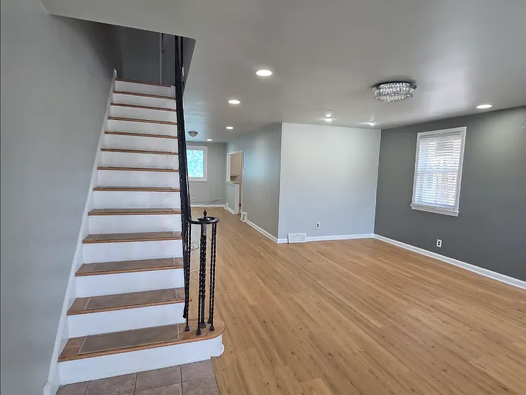 928 Disston St — Photo 7