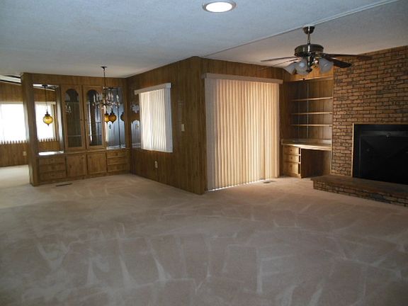 4th image of 1 Leisureville Cir