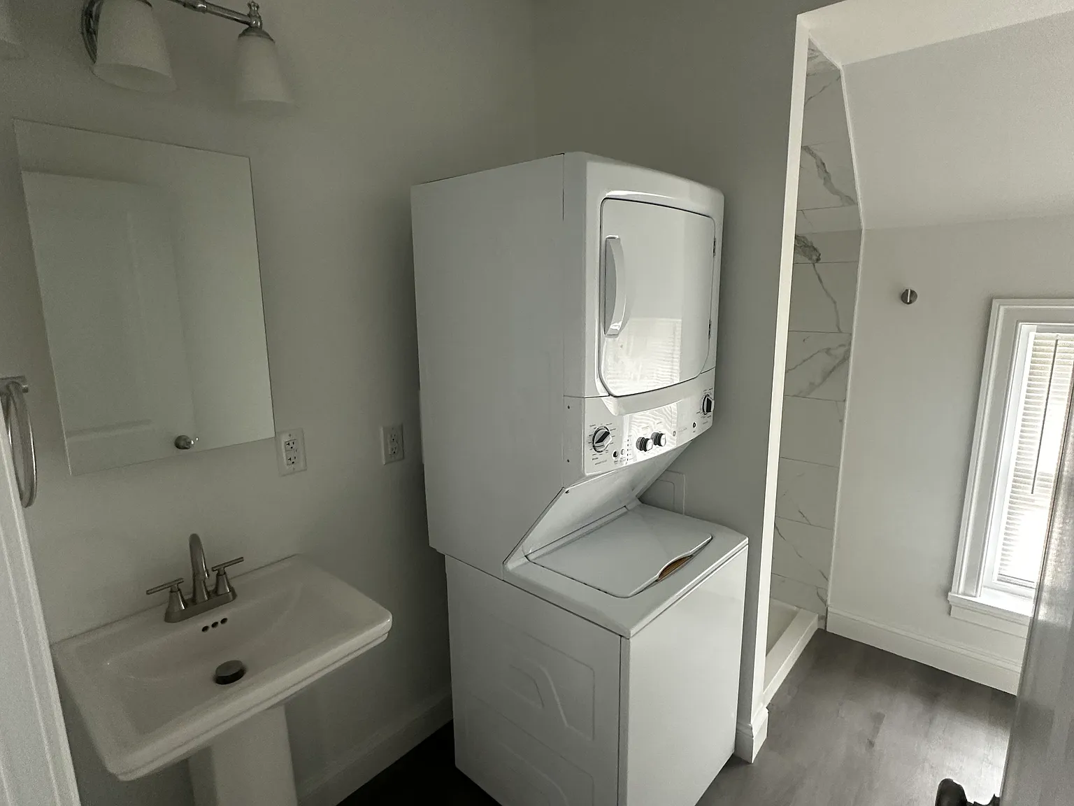 2 bed, 800 sqft, $1,500 — Photo 2