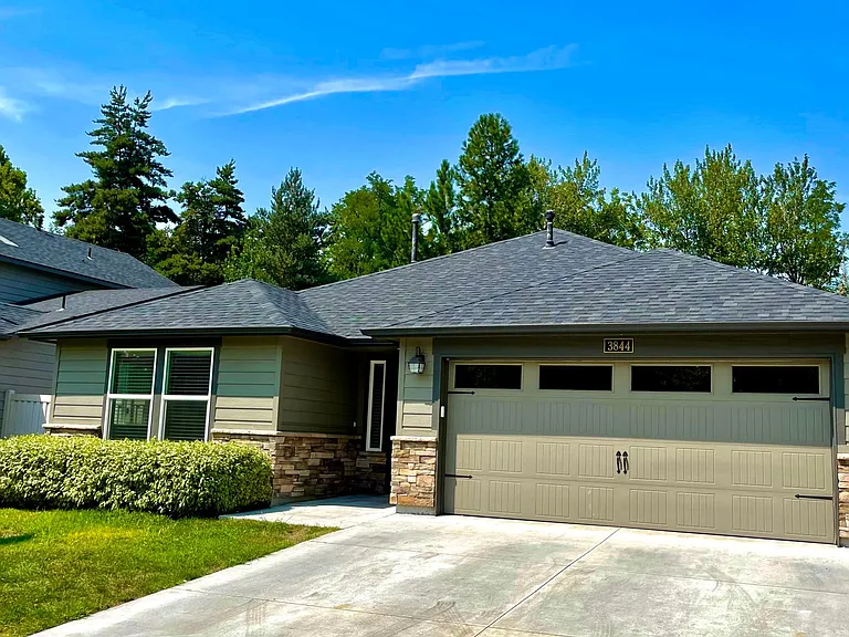 3844 W Magnolia Ln — Photo 1
