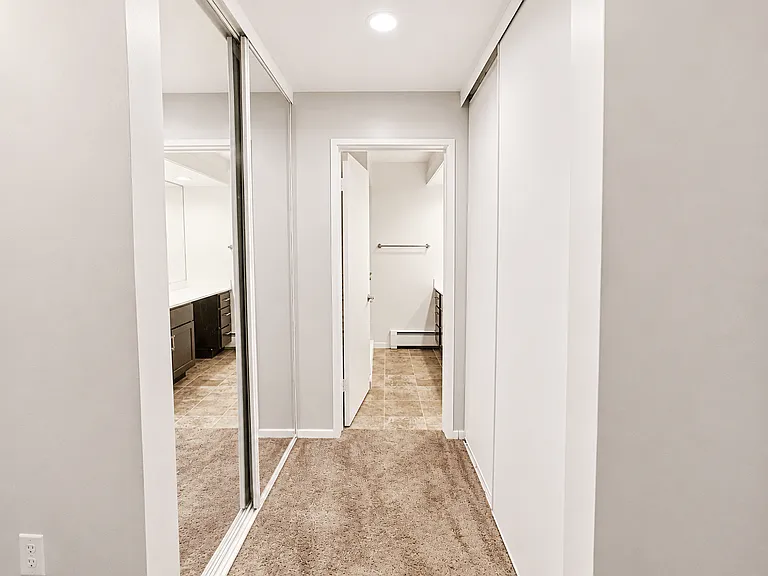 Lexington Hills Apartments — Photo 98