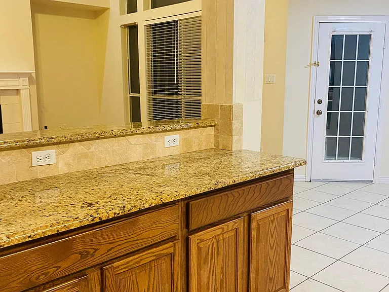 411 Mainsail Dr — Photo 9