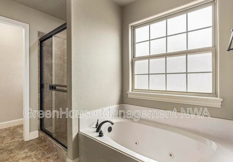2907 Tanglewood Ave — Photo 14