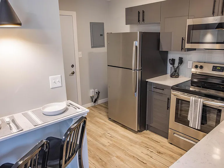 307 E White St — Photo 18