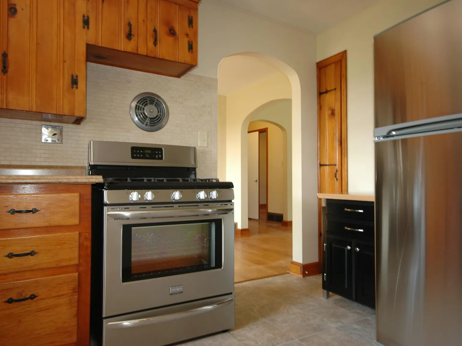 2 bed, 1120 sqft, $2,900 — Photo 2