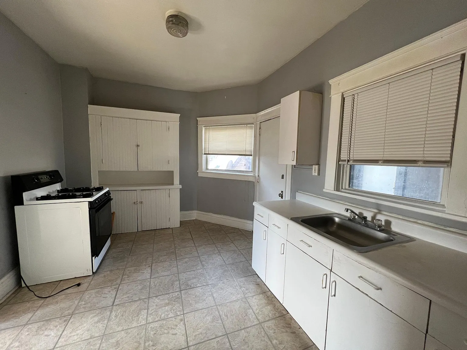 108 Craighead St — Photo 4