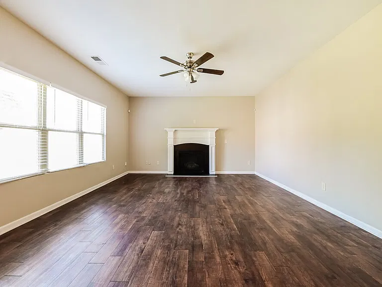 2127 Juniper Ives Ct — Photo 4