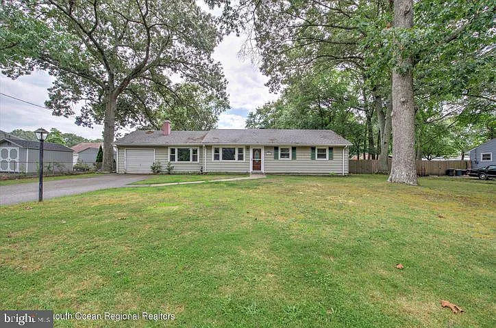 117 Laurel Blvd photo 1