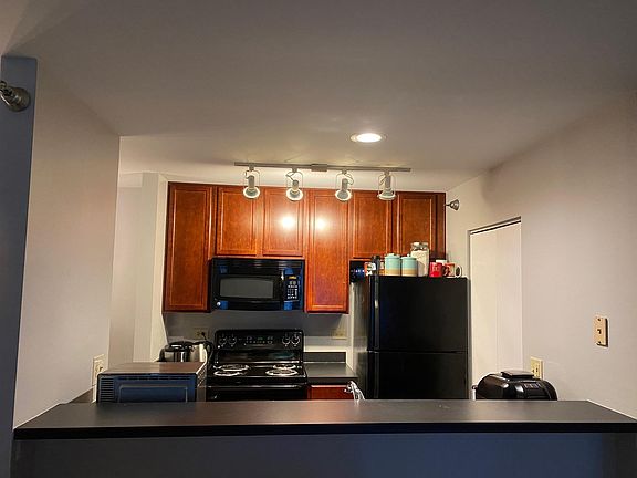 5th image of 127 Glengarry Dr