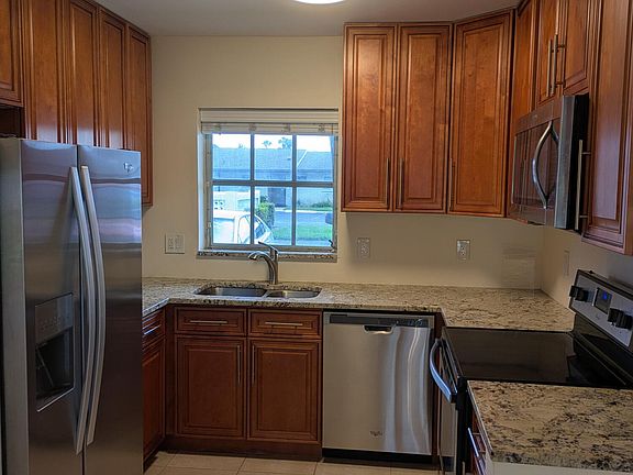 3rd image of 2771 Ashley Drive E #J