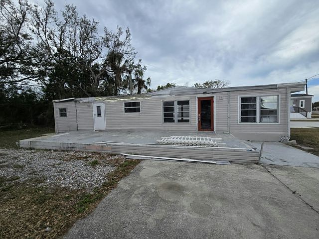 1st image of 5611 Bayshore Rd #120