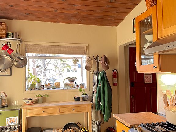 Garden winow, kitchen