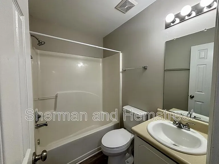 308 Commons Dr #308 — Photo 9