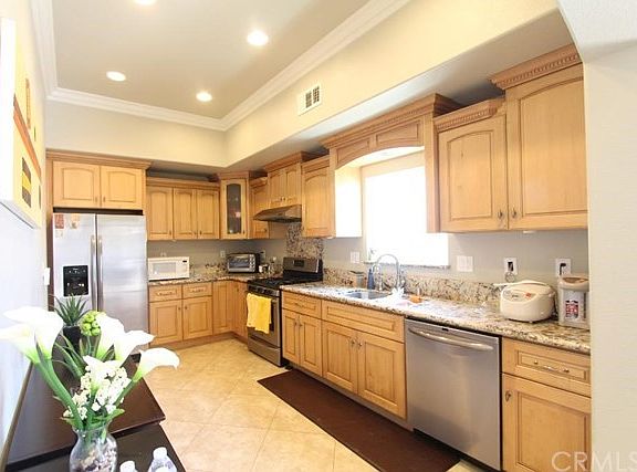 5th image of 10704 Lauren Cir
