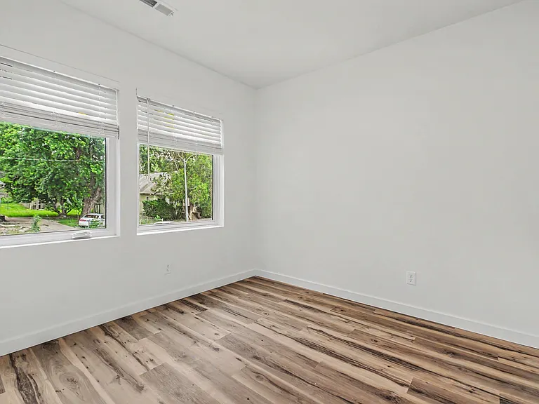 2612 S 12th St — Photo 11