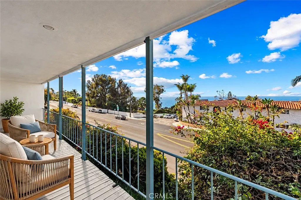 2 bed, 1120 sqft, $5,900 — Photo 3