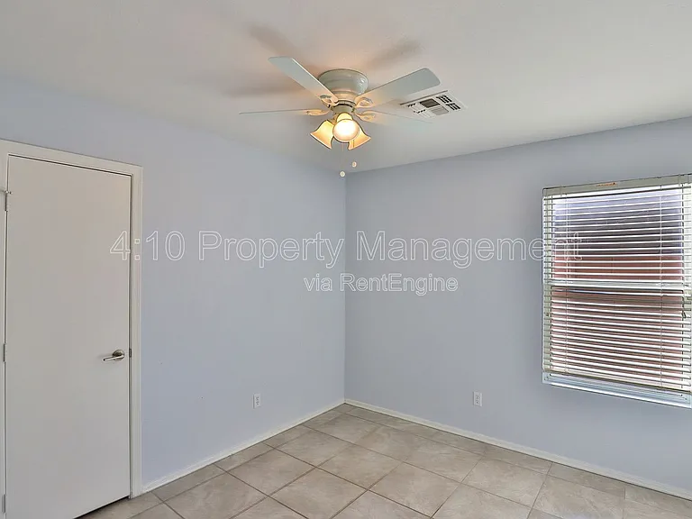 15606 N 33rd Pl — Photo 15