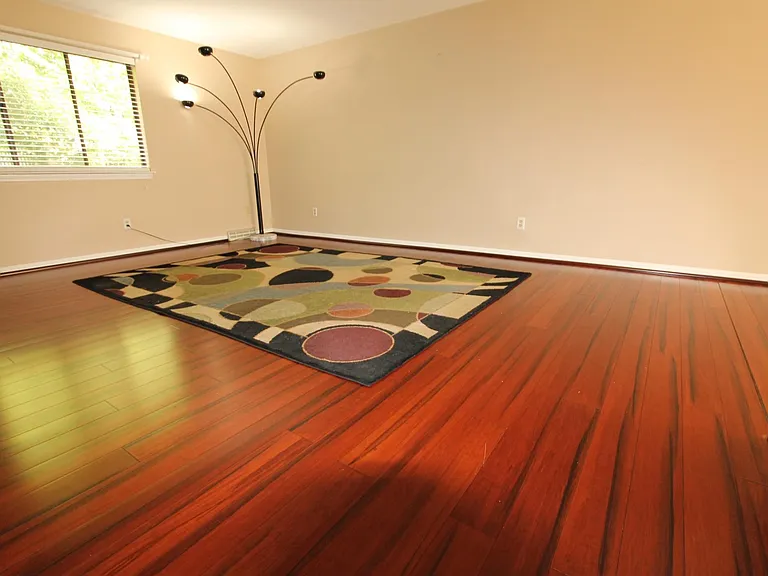 579 Churchill Dr — Photo 4