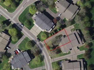 1144 Aston Cir, Burnsville, MN 55337