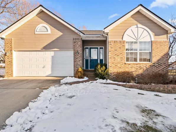 838 Saybrook Falls Dr, Fairview Heights, IL 62208