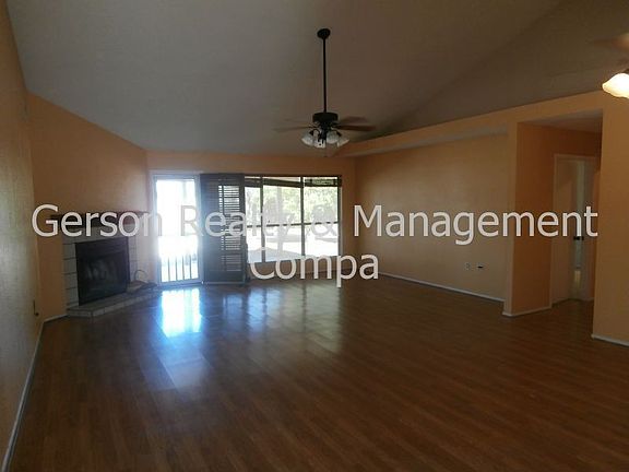 3rd image of 1407 N Rosemont