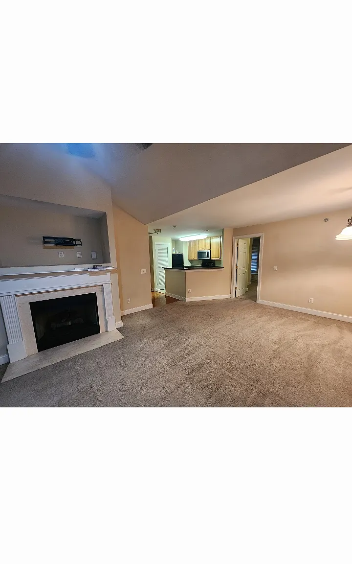 2 bed, 1064 sqft, $1,800 — Photo 4