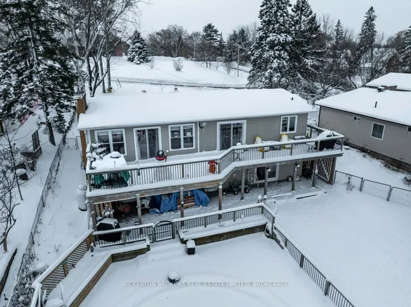 4 Lakeview Dr, Westport, ON K0G 1X0