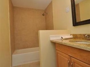 1822 Fort Pulaski Ct, Dumfries, VA 22026
