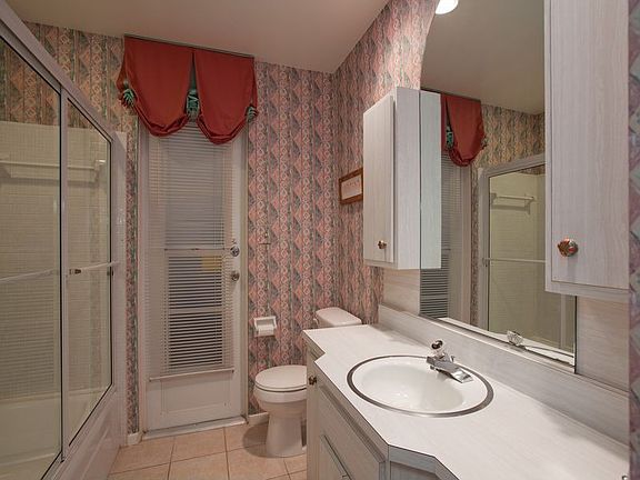 2nd image of 1336 Benjamin Franklin Dr #1-F