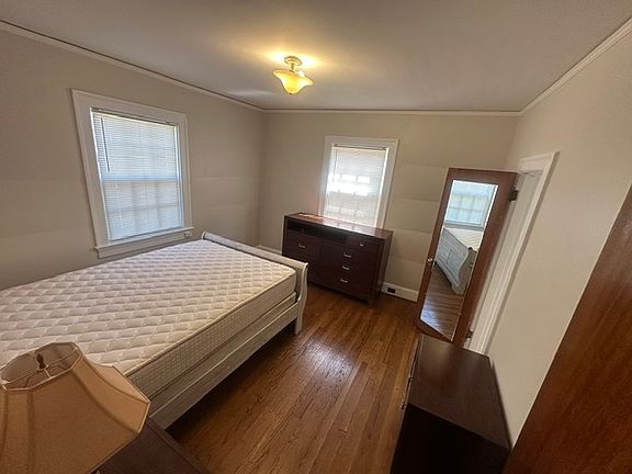 4th image of 115 Westmoreland Ct #9