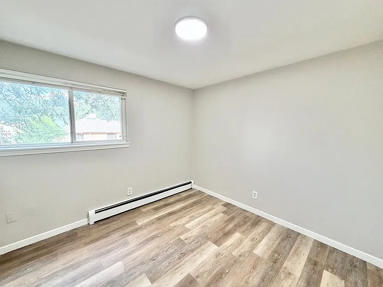 Ivywild Flats — Photo 16