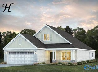 127 Whitner Dr, Hazel Green, AL 35750