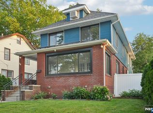 26 Amsterdam Ave, Teaneck, NJ 07666