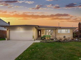 3920 Lancaster Dr, Sterling Heights, MI 48310
