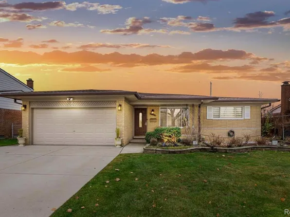 3920 Lancaster Dr, Sterling Heights, MI 48310