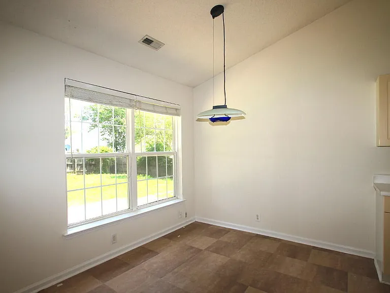 5219 Eagles Landing Dr — Photo 3