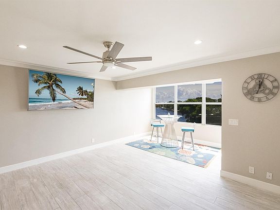 2nd image of 818 SE 4th Street #404