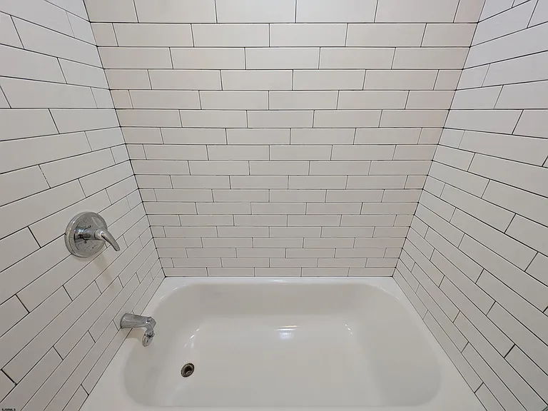 46 N Connecticut Ave — Photo 16