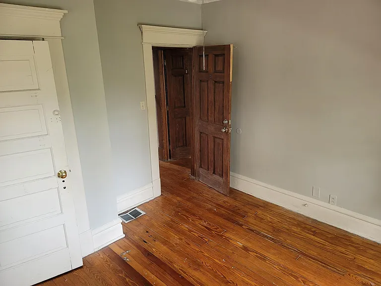 319 E 18th Ave — Photo 28