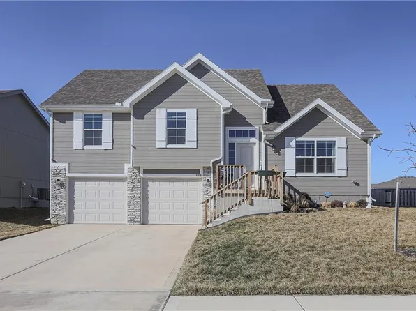 808 Shane Ln, Belton, MO 64012