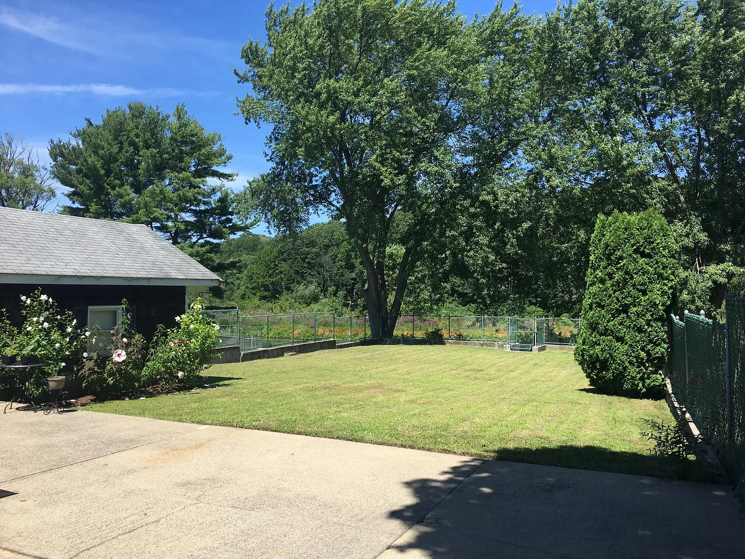 2 bed, 1250 sqft, $2,550 — Photo 2