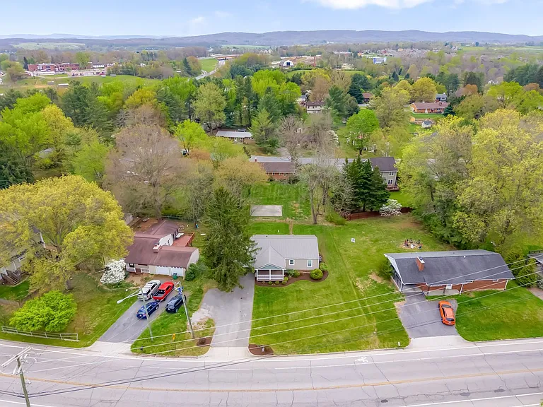 1005 Glade Rd — Photo 14