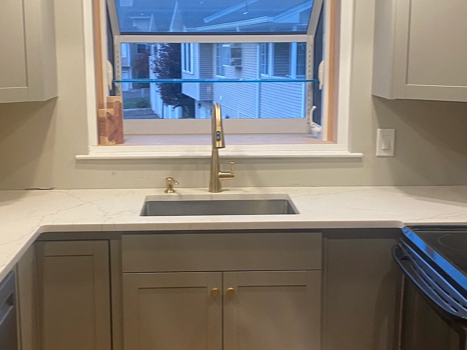 1 bed, 1050 sqft, $2,700 — Photo 3