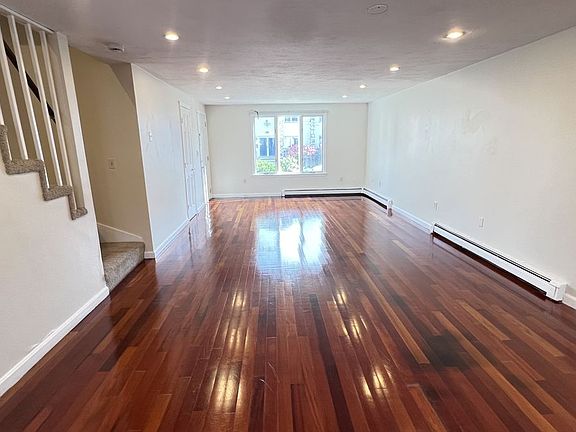 5th image of 86 Atwood St