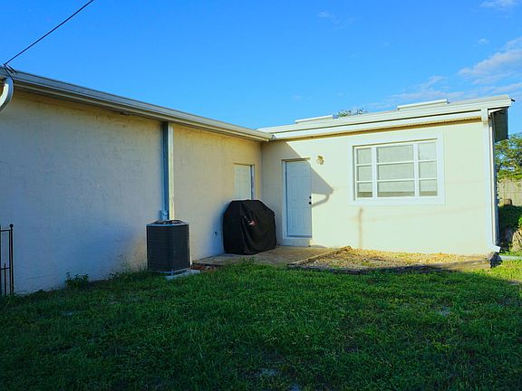 4th image of 1309 Westwood Dr